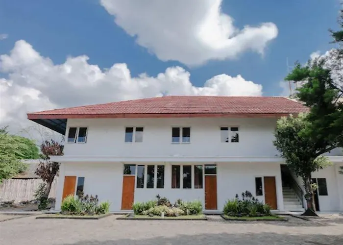 Oyo 888 Grand Ijen Guest House Malang